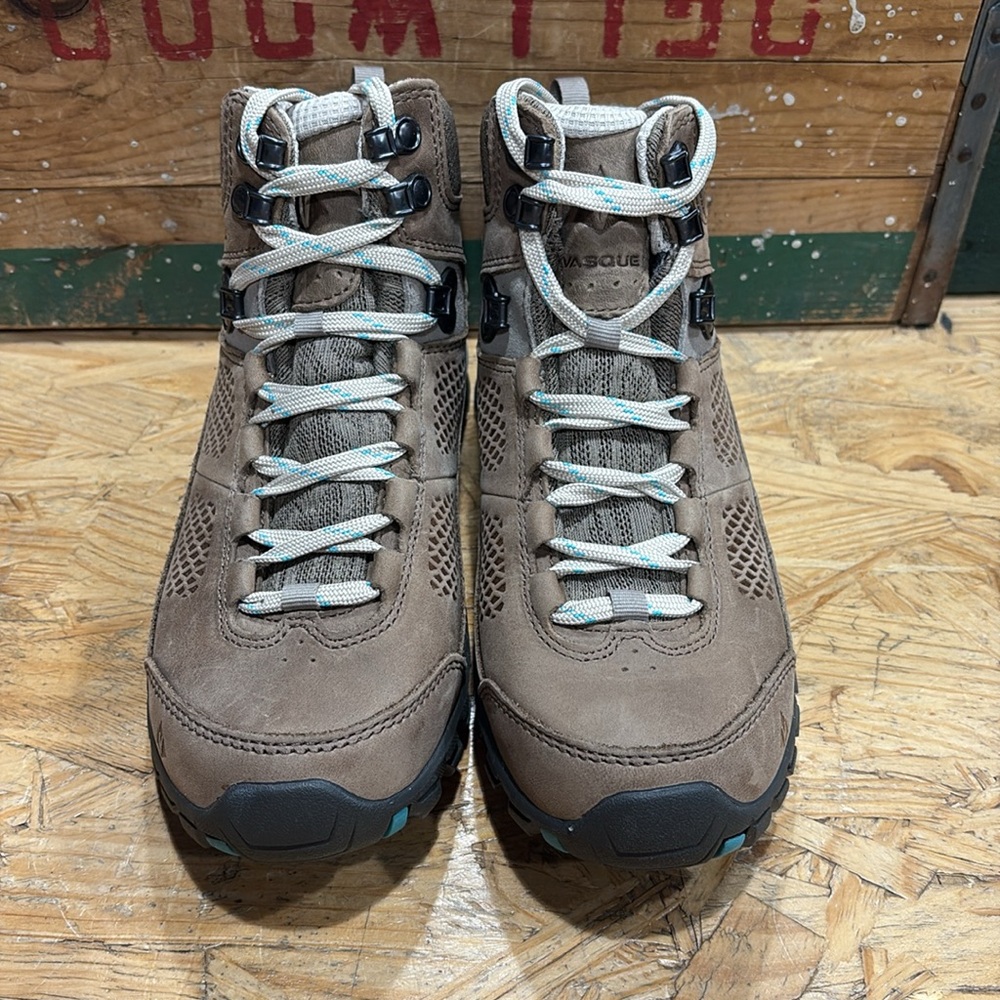 Brand new unworn discontinued Vasque Talus AT Ultra Dry waterproof boot. - Picture 2 of 5